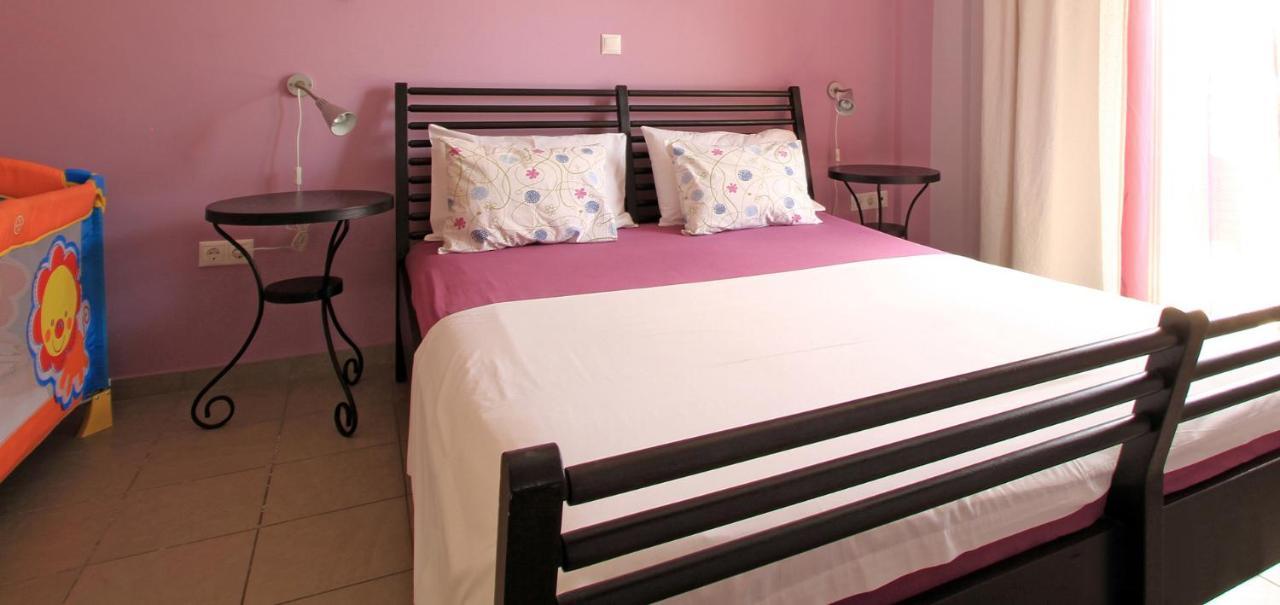 Oasis By The Sea Aparthotel Хилиаду Екстериор снимка