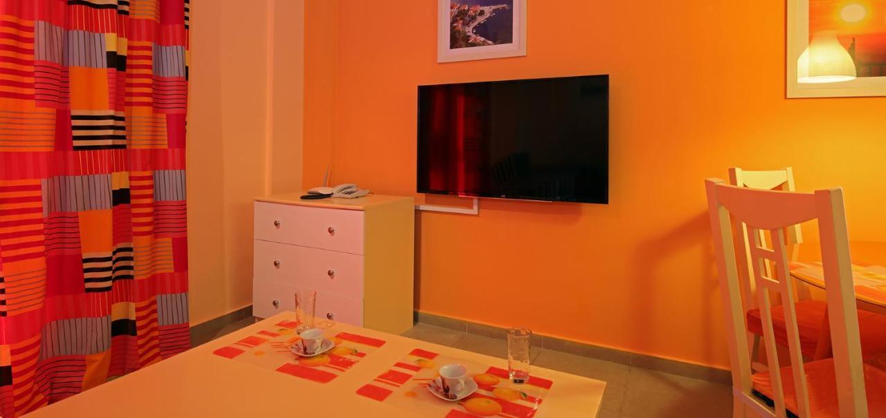 Oasis By The Sea Aparthotel Хилиаду Екстериор снимка
