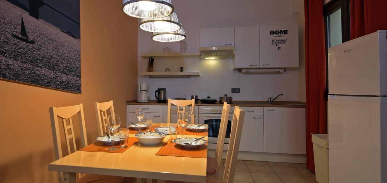 Oasis By The Sea Aparthotel Хилиаду Екстериор снимка